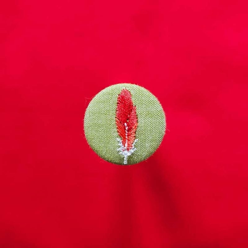 Plume d’Ibis rouge – Mini broche