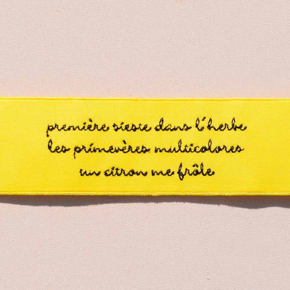 Haïku brodé les primevères et le citron