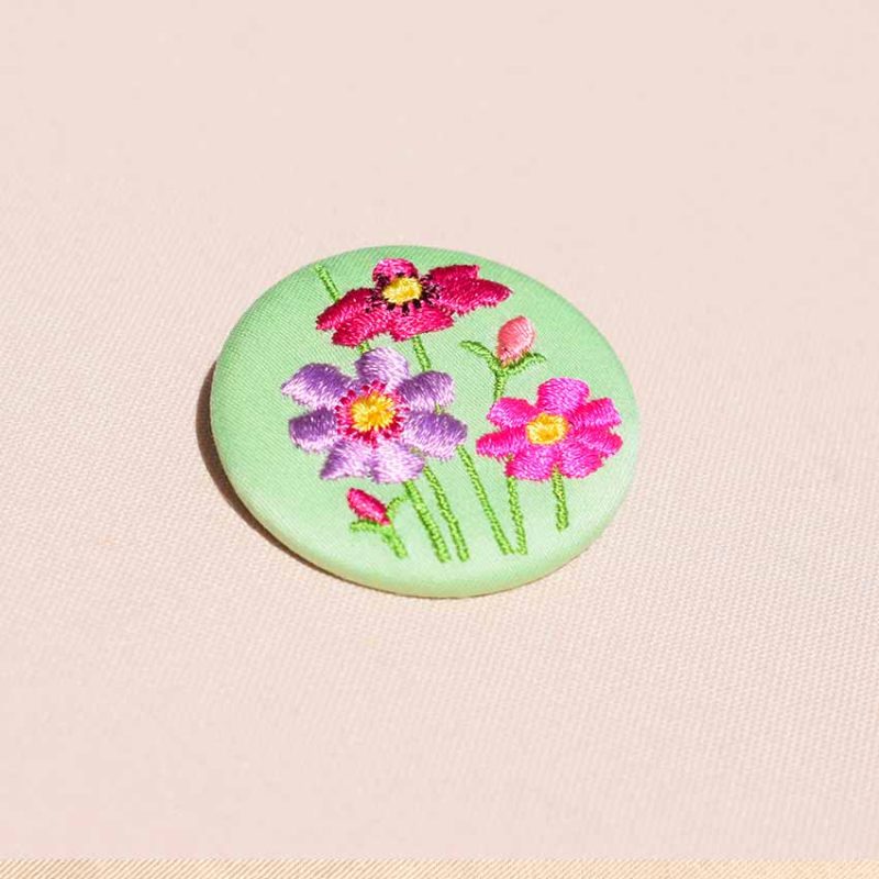 Cosmos – petite broche